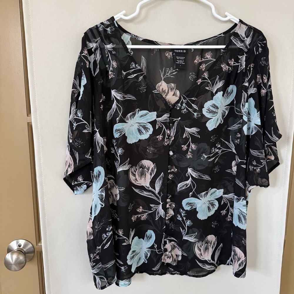 Torrid Womens 1‎ Floral Sheer V-Neck Button Up Chiffon Short Sleeve Blouse Top - Picture 2 of 8